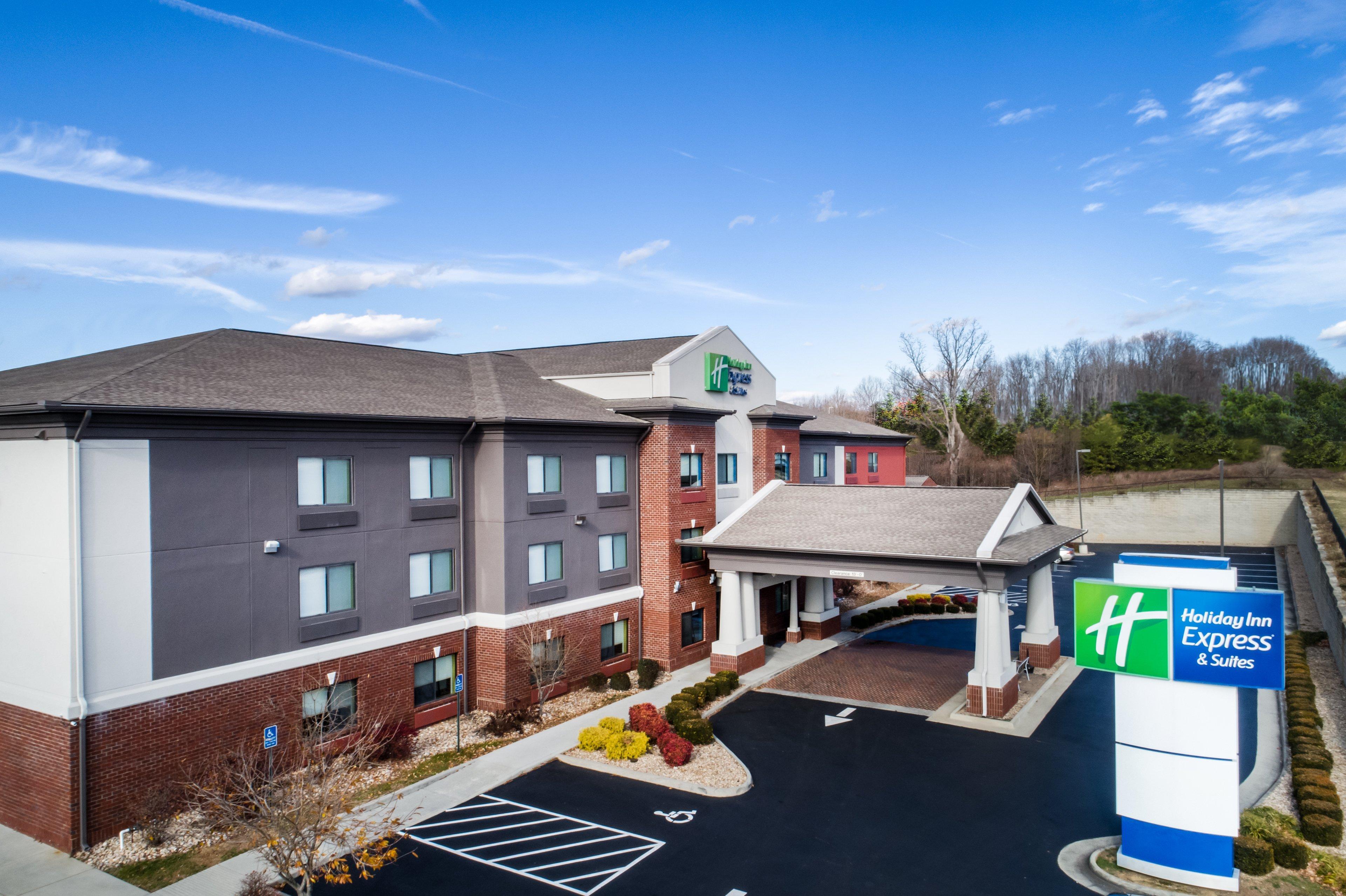 Holiday Inn Express & Suites Rocky Mount Smith Mountain Lake By Ihg Eksteriør billede