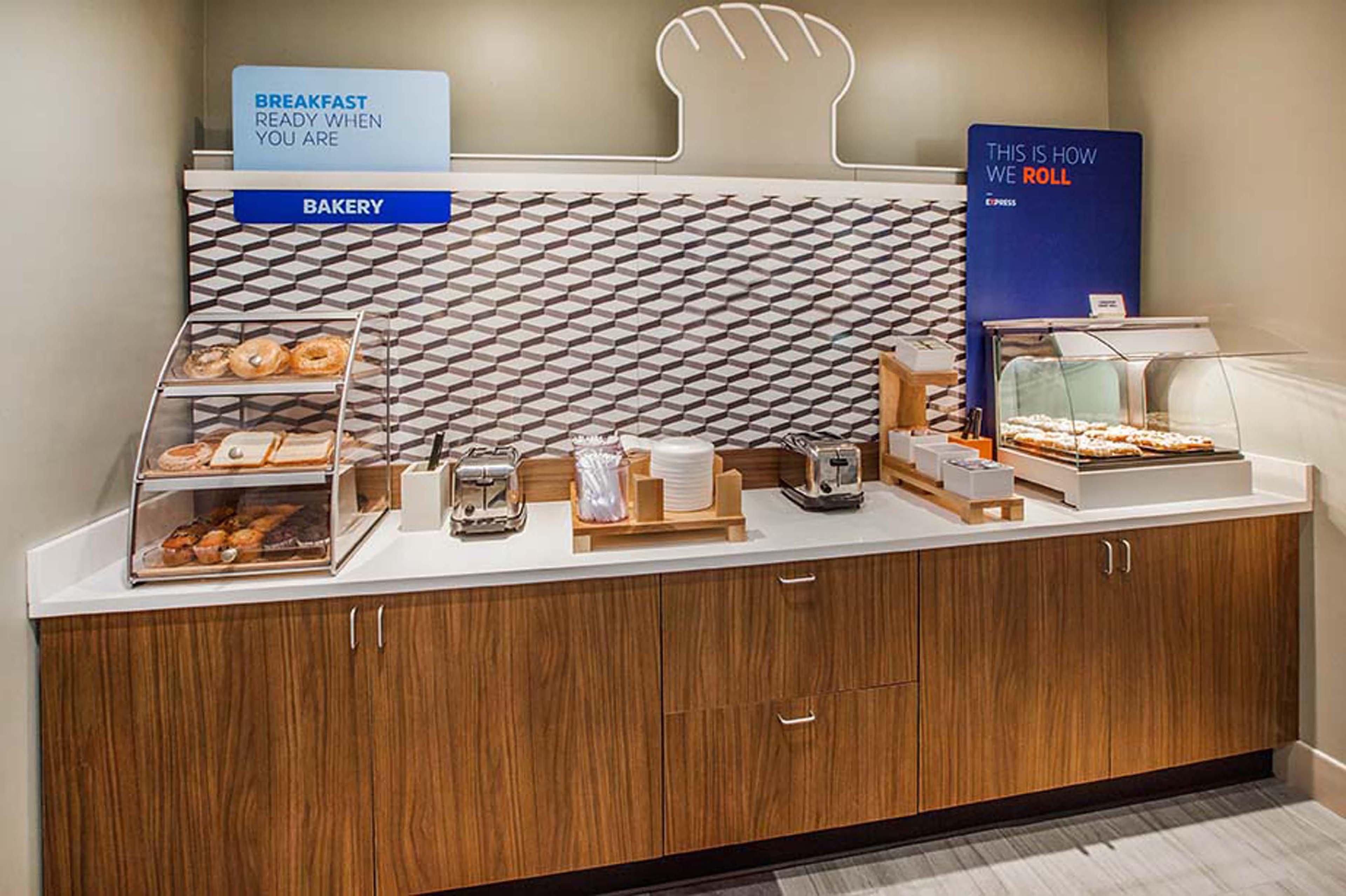 Holiday Inn Express & Suites Rocky Mount Smith Mountain Lake By Ihg Eksteriør billede