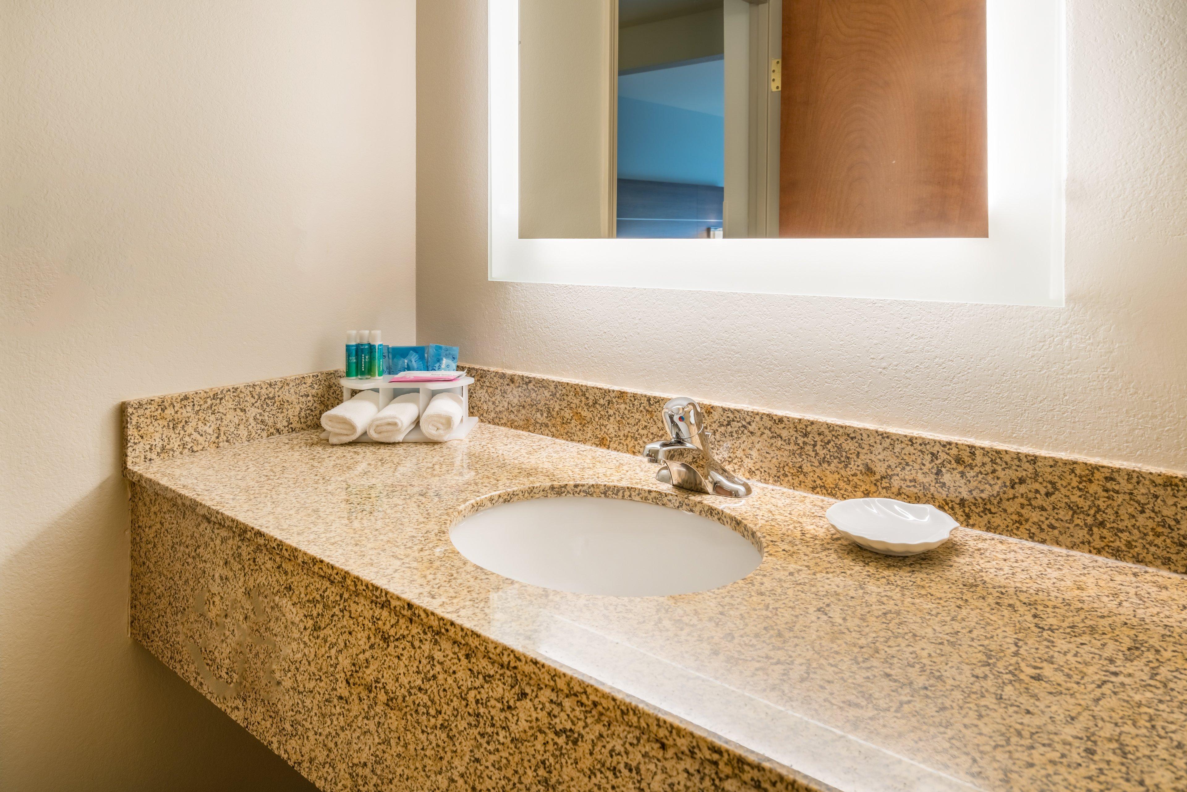 Holiday Inn Express & Suites Rocky Mount Smith Mountain Lake By Ihg Eksteriør billede