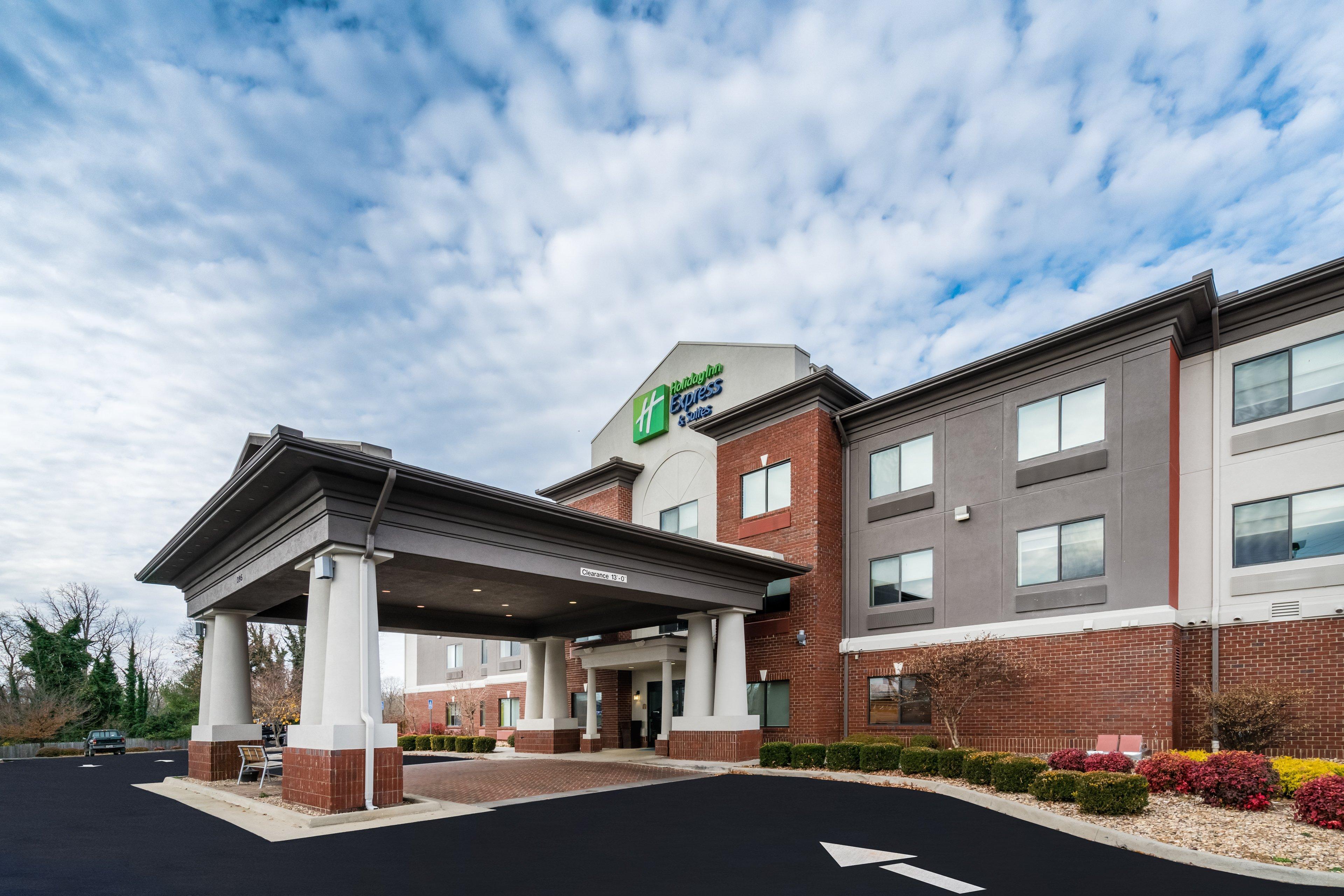 Holiday Inn Express & Suites Rocky Mount Smith Mountain Lake By Ihg Eksteriør billede