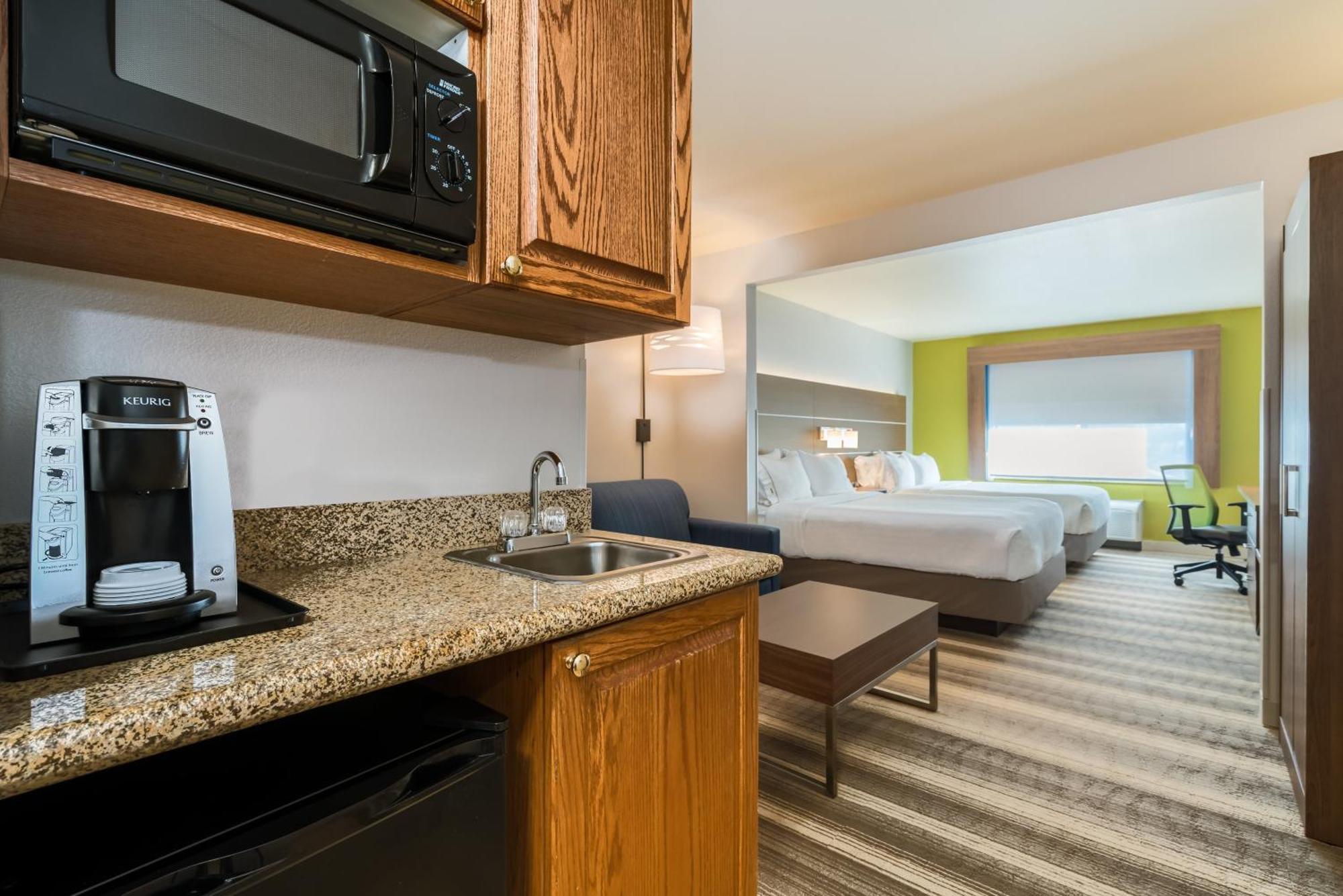 Holiday Inn Express & Suites Rocky Mount Smith Mountain Lake By Ihg Eksteriør billede