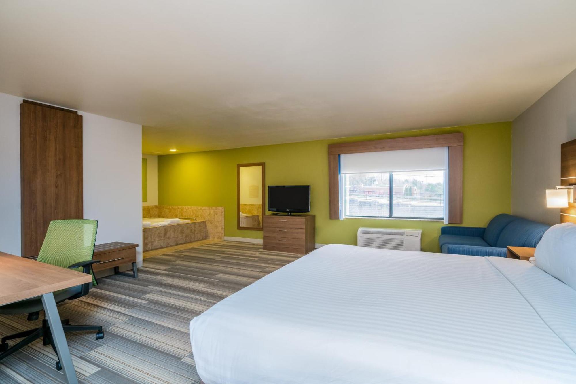 Holiday Inn Express & Suites Rocky Mount Smith Mountain Lake By Ihg Eksteriør billede