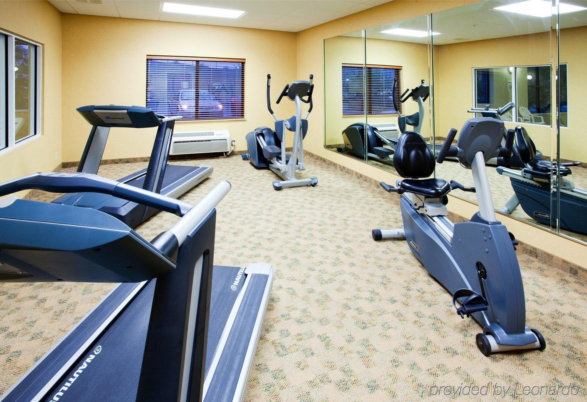 Holiday Inn Express & Suites Rocky Mount Smith Mountain Lake By Ihg Faciliteter billede