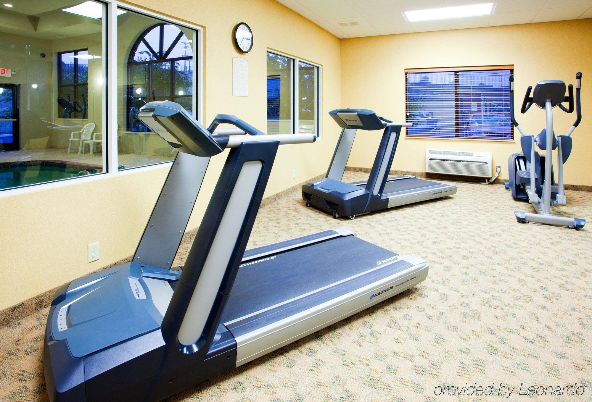 Holiday Inn Express & Suites Rocky Mount Smith Mountain Lake By Ihg Faciliteter billede