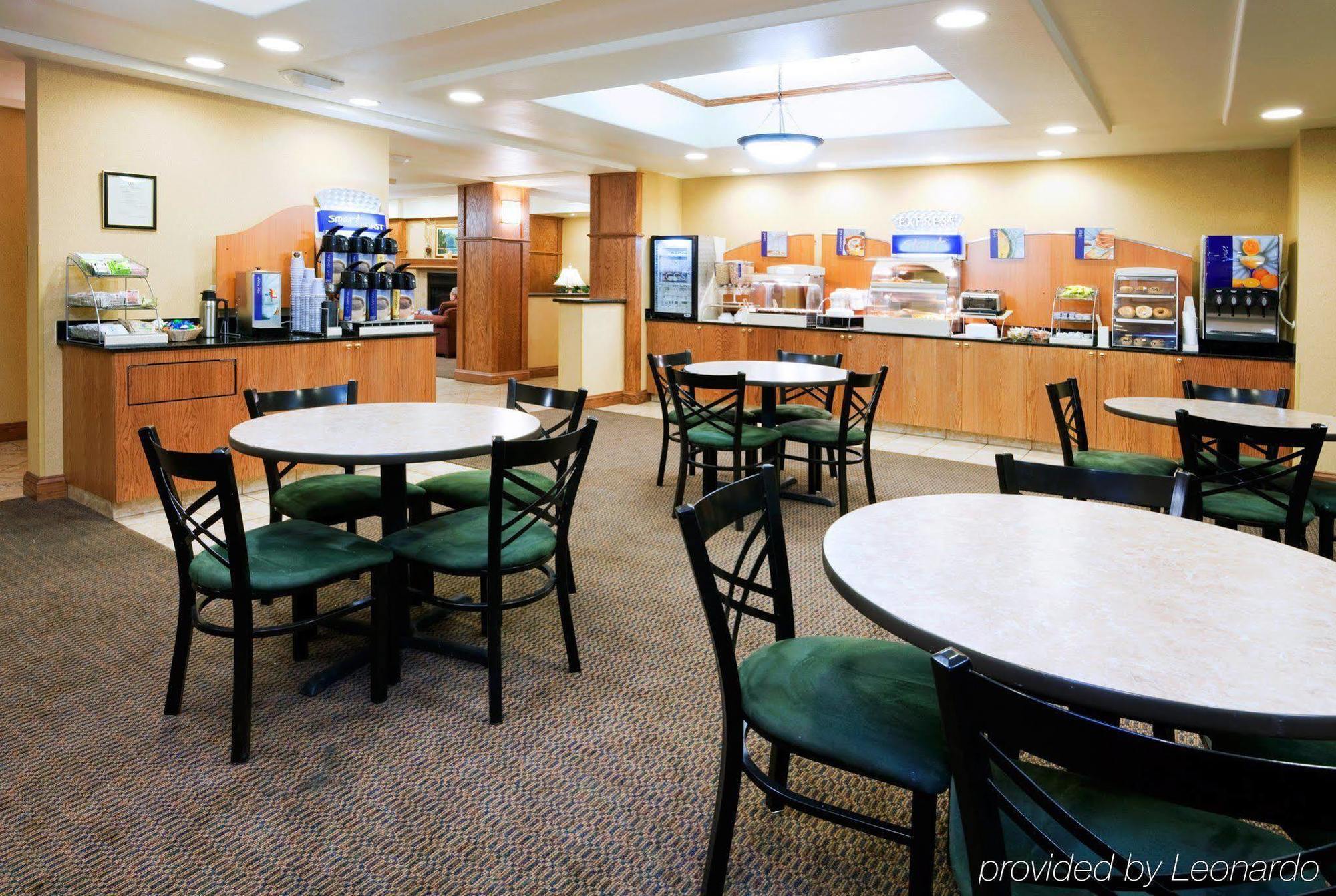 Holiday Inn Express & Suites Rocky Mount Smith Mountain Lake By Ihg Restaurant billede