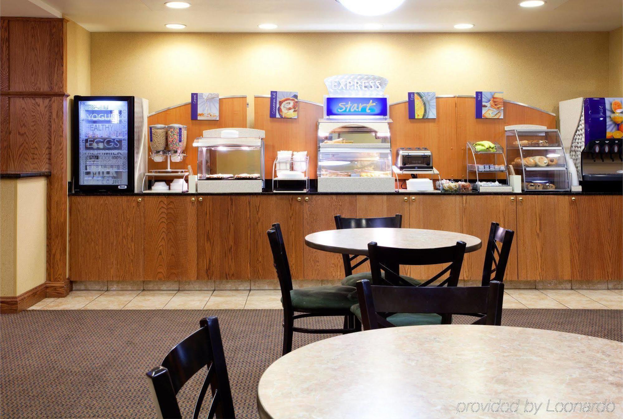 Holiday Inn Express & Suites Rocky Mount Smith Mountain Lake By Ihg Restaurant billede