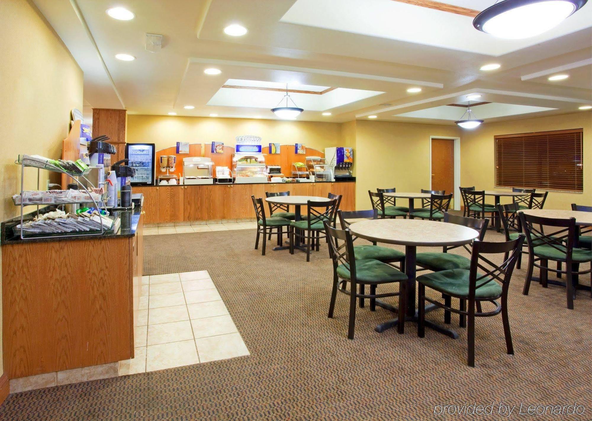 Holiday Inn Express & Suites Rocky Mount Smith Mountain Lake By Ihg Restaurant billede